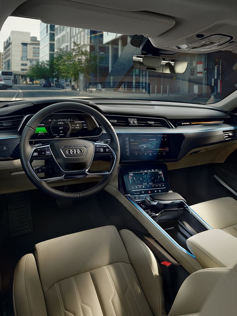 Audi e-tron cockpit